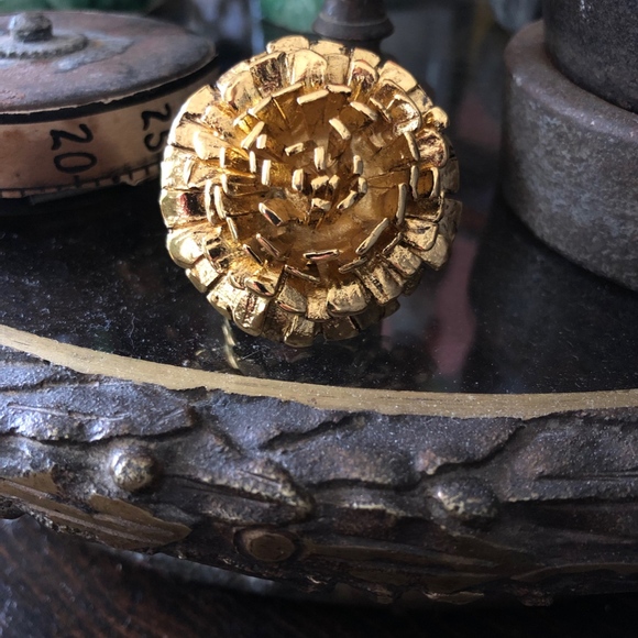 OSCAR DE LA RENTA COCKTAIL RING - Picture 2 of 9